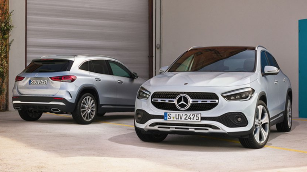 <p>Mercedes-Benz GLA 200 Progresive AMG Gris estacionado mostrando parte frontal y trasera del vehículo.</p>