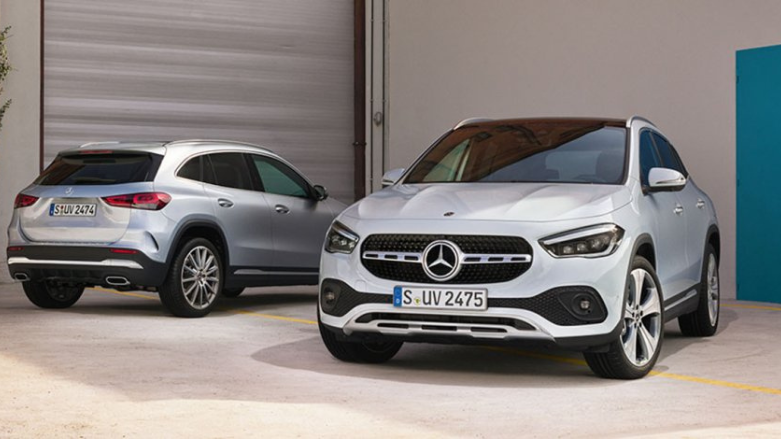 <p>Mercedes-Benz GLA 200 Progresive AMG Gris estacionado mostrando parte frontal y trasera del vehículo.</p>