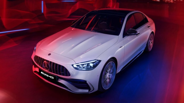 Sedan Mercedes-AMG C43 color blanco.   